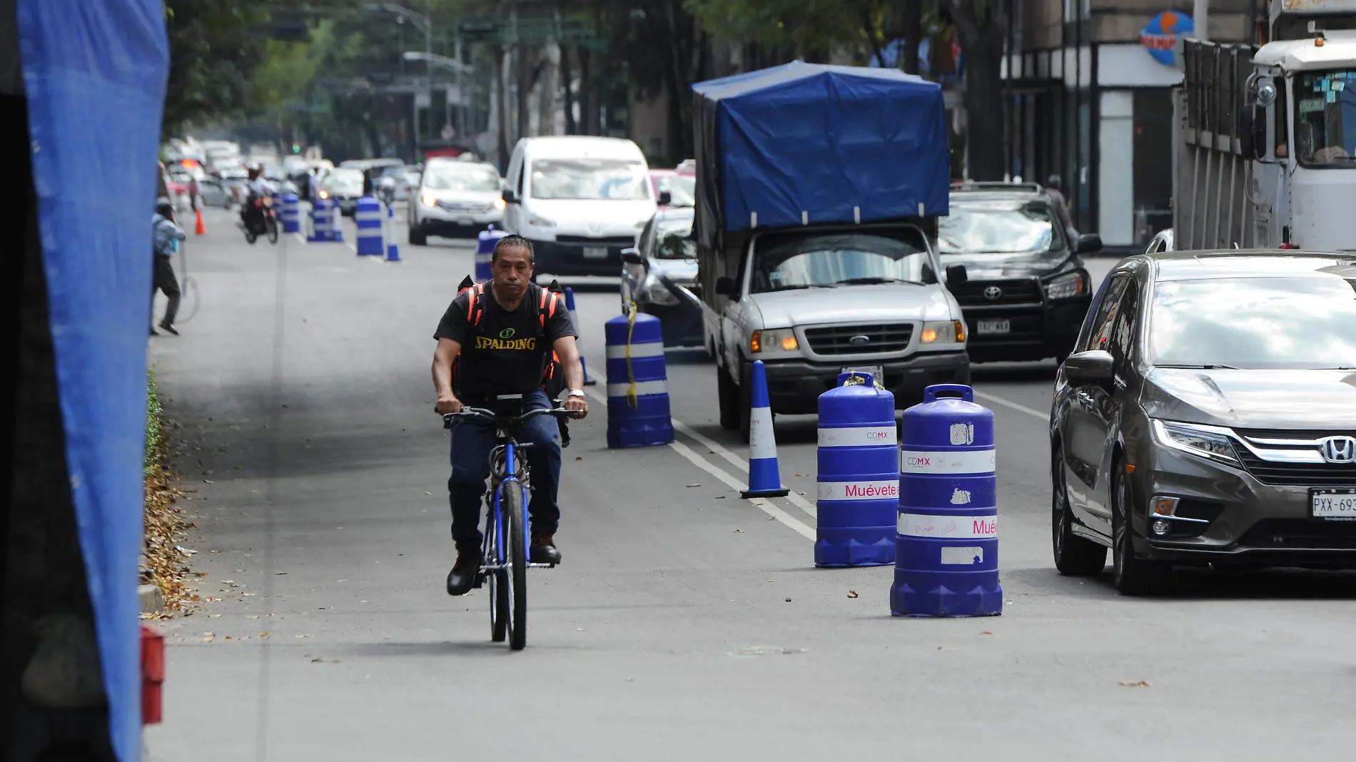 CARRIL CONFINADO A MICROS Y CICLISTAS (54)